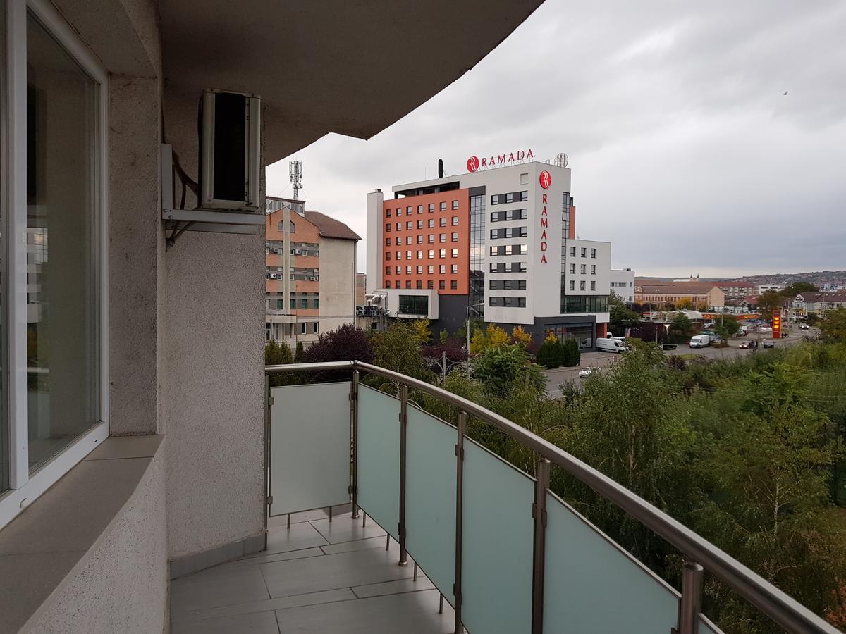 Skyline Rooftop Condos Oradea Ngoại thất bức ảnh